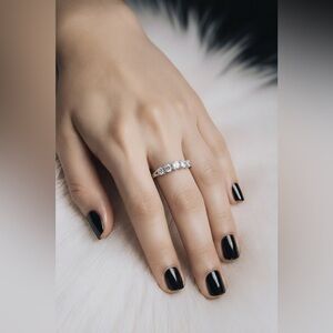 Elegant Silver Women's Ring